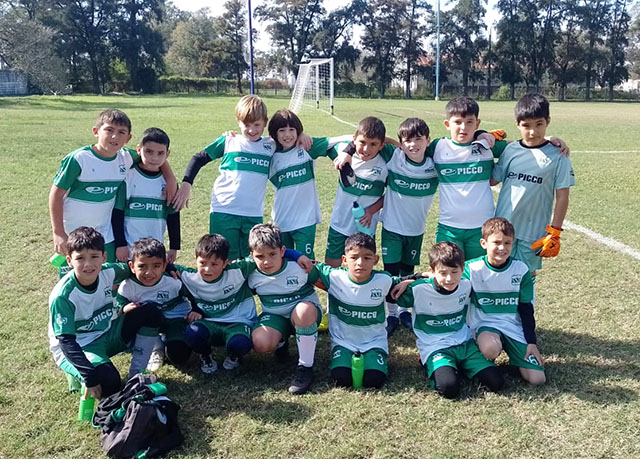 EL FÚTBOL DE INFERIORES JUGÓ EN LA FRANCIA