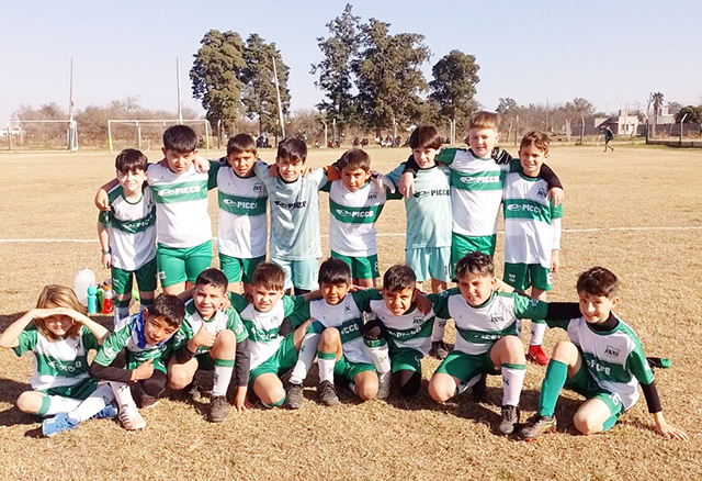 LAS INFERIORES DEL VERDE Y BLANCO JUGARON EN EL TÍO