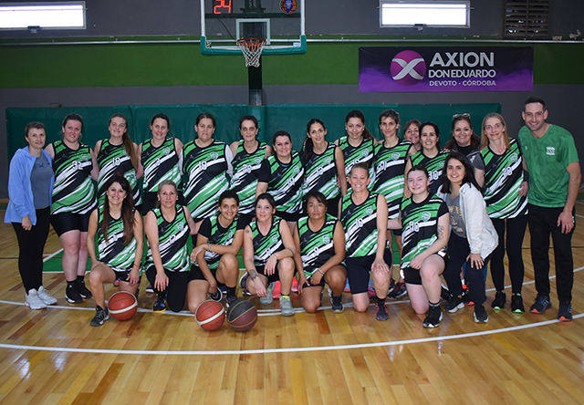 DIVERTIDO SÁBADO DE MAXI BÁSQUET FEMENINO EN VERDE Y BLANCO