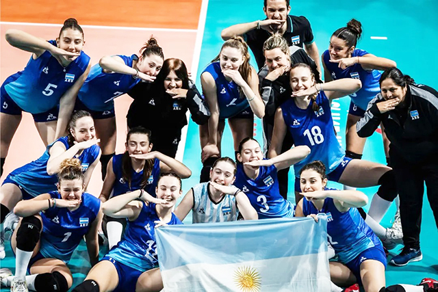 LAS PANTERITAS DEBUTARON EN EL MUNDIAL GANANDO