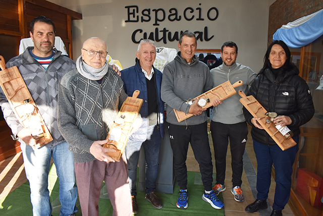 ENTREGA DE RECONOCIMIENTOS POR MUESTRAS EN EL ESPACIO CULTURAL