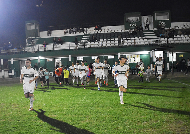 CON UNA GOLEADA DEVOTO ESTÁ EN SEMIFINALES