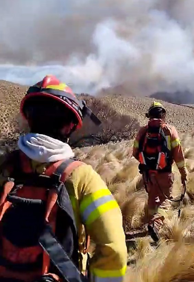 BOMBEROS DEVOTENSES COMBATIERON EL FUEGO EN LAS SIERRAS