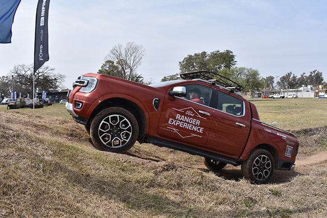 APASIONANTE JORNADA CON LA FORD RANGER EXPERIENCE EN DEVOTO