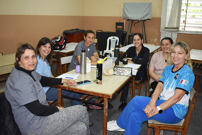 VISITA DE BALANCE DEL CAEM A LA ESCUELA SARMIENTO