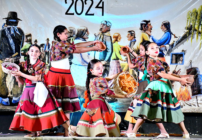 GRAN COSECHA DE PREMIOS PARA LA DANZA DEVOTENSE EN SAN FRANCISCO