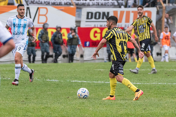 BUEN PARTIDO DE PITTAVINO EN SU REGRESO A LA PRIMERA DE ALMIRANTE BROWN