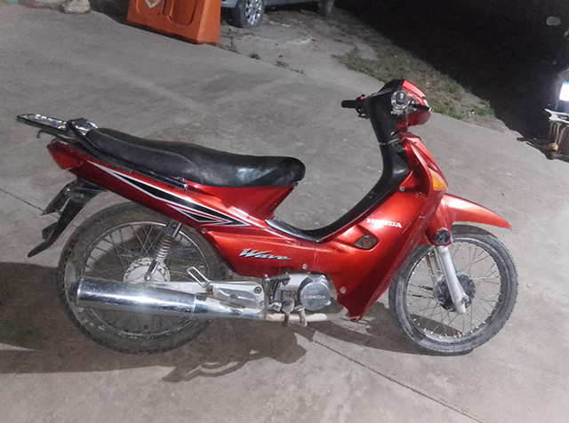 MOTOCICLISTA HERIDO TRAS CHOCAR CON UN AUTO