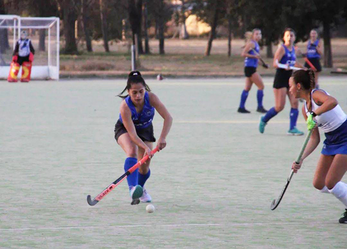 CAMILA IBARRA VA POR EL ASCENSO CON EL HOCKEY DE ANTÁRTIDA