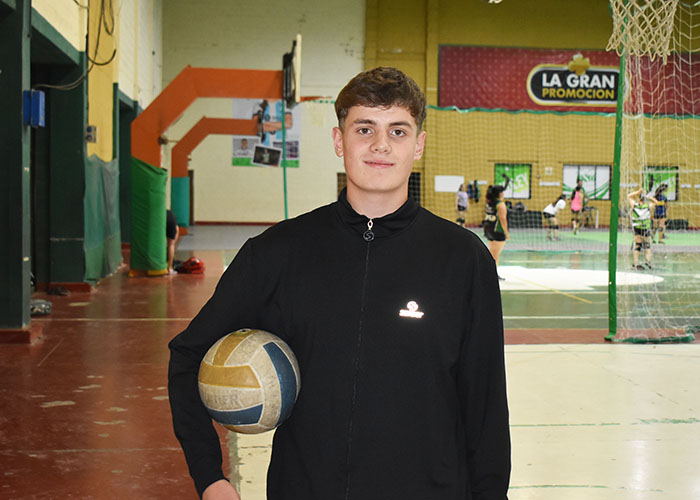 TOMÁS MENDOZA SELECCIONADO EN VÓLEY